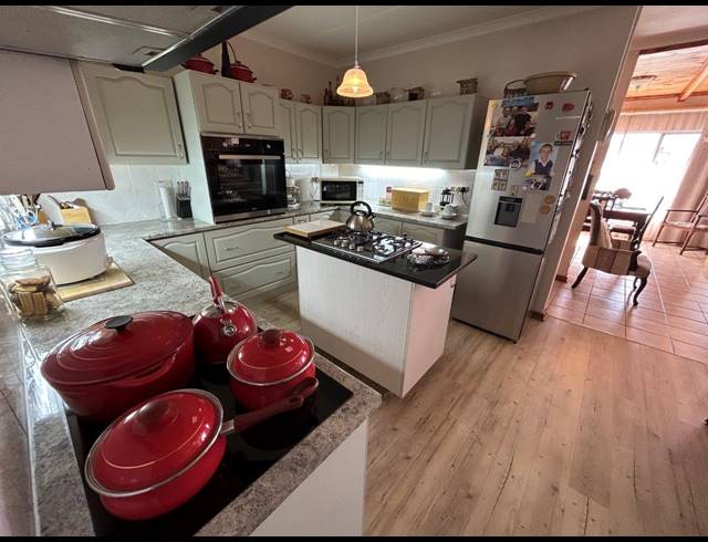 5 BEDROOM HOUSE FOR SALE IN WAVECREST